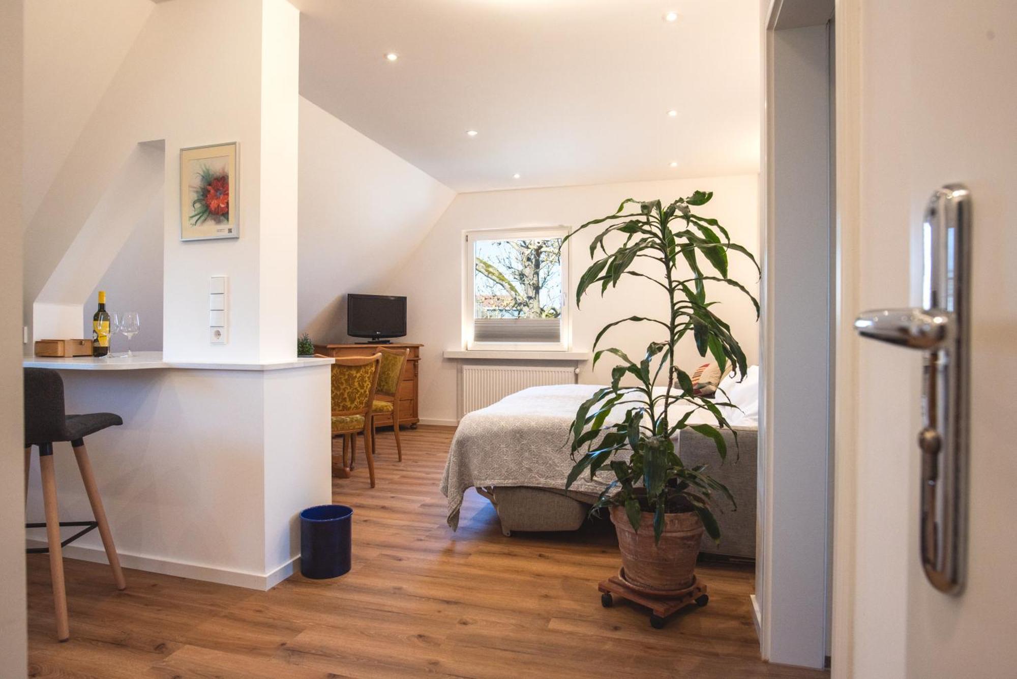 Insel-hof Hotel-garni 3*